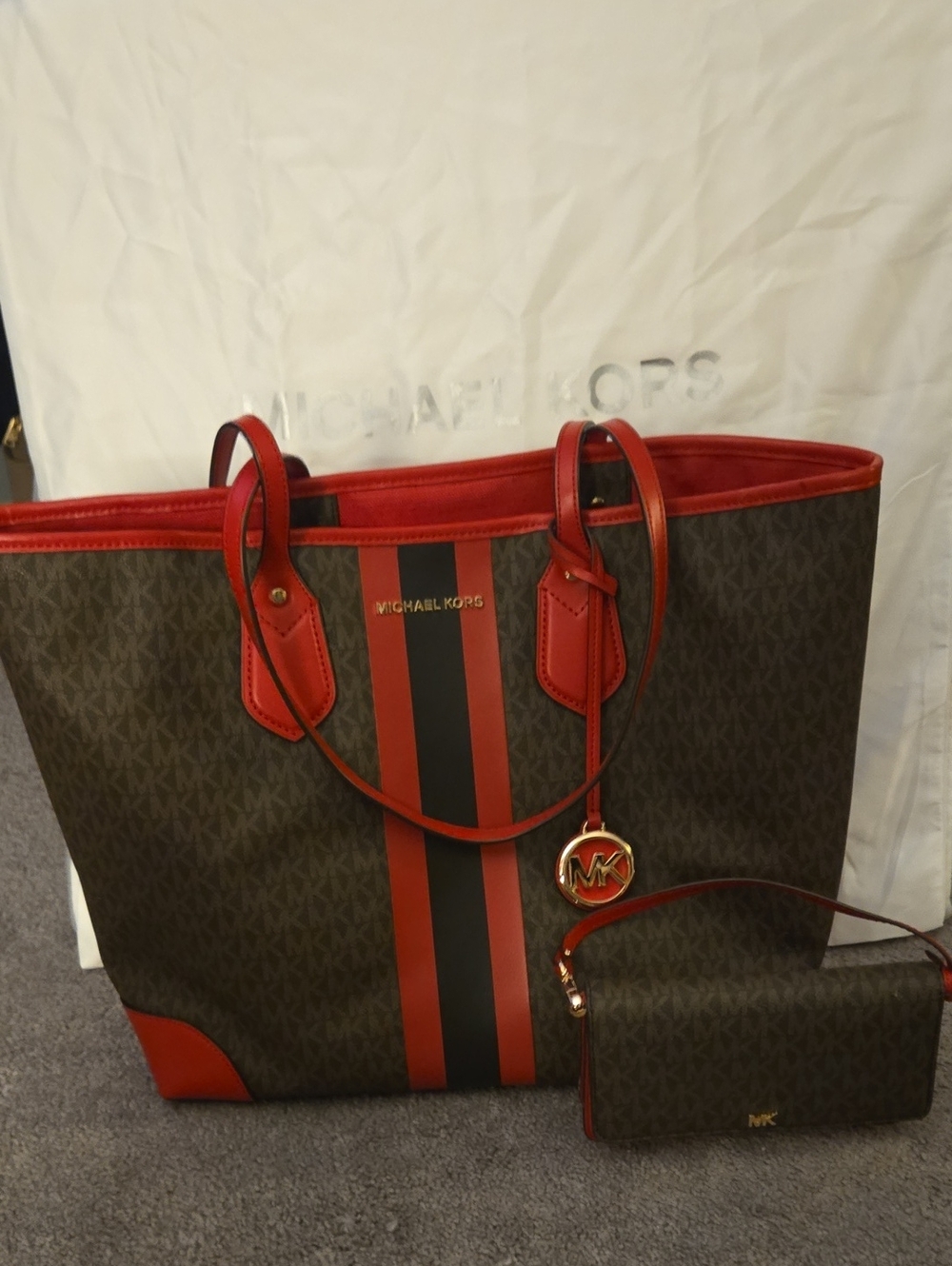 Michael Kors Brown Signature Tote with Red Trim and Matching Wristlet❤️